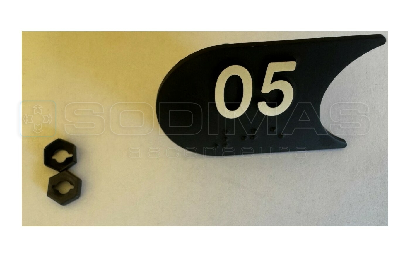 Insert demi lune grav&eacute; 05 + braille